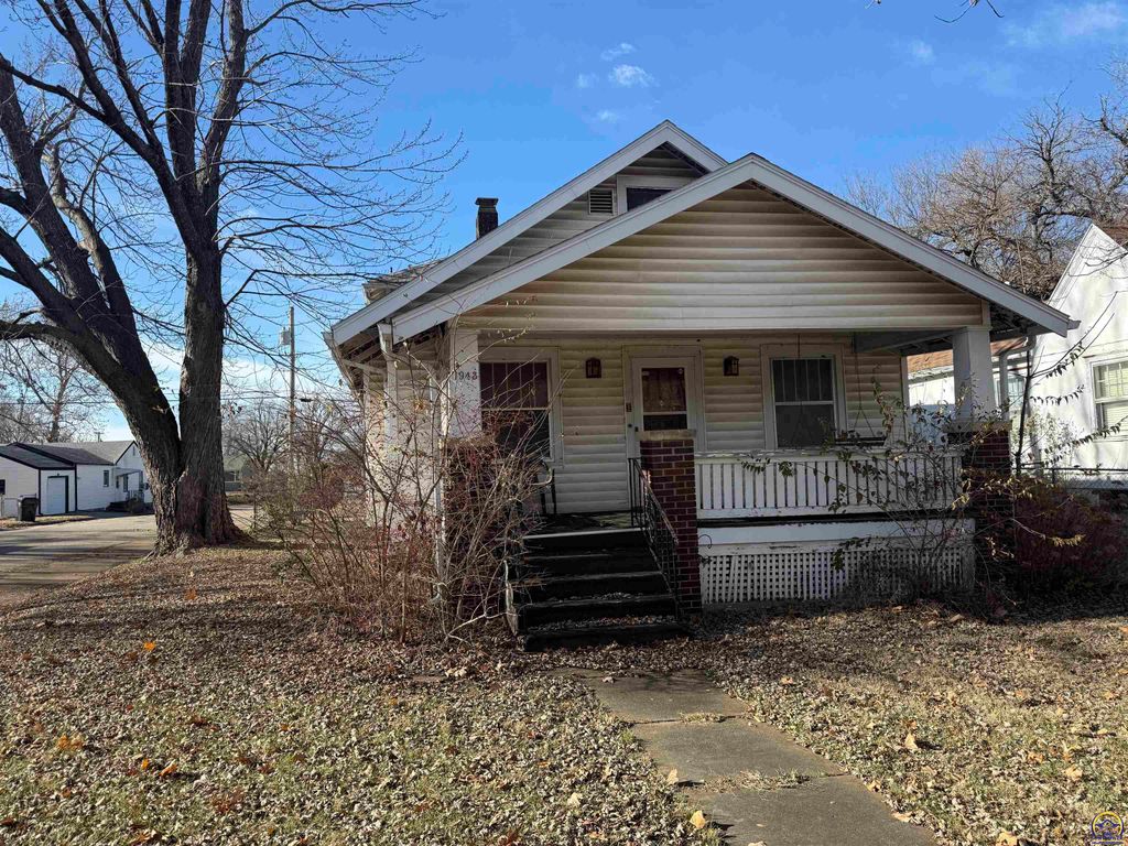 1943 SE Hudson BLVD, Topeka, KS 66607