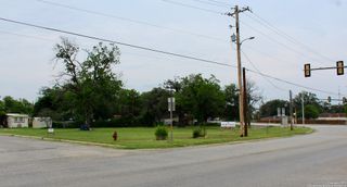 707 commerce, Pleasanton, TX 78064