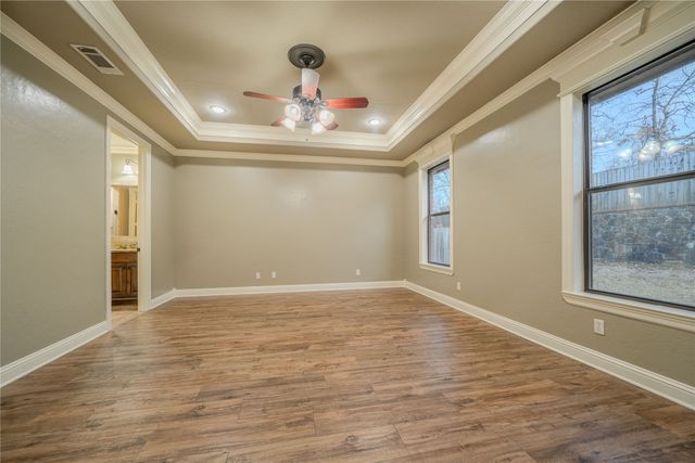 2114 W Hawkins Parkway, Longview, TX 75605