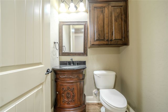 2114 W Hawkins Parkway, Longview, TX 75605