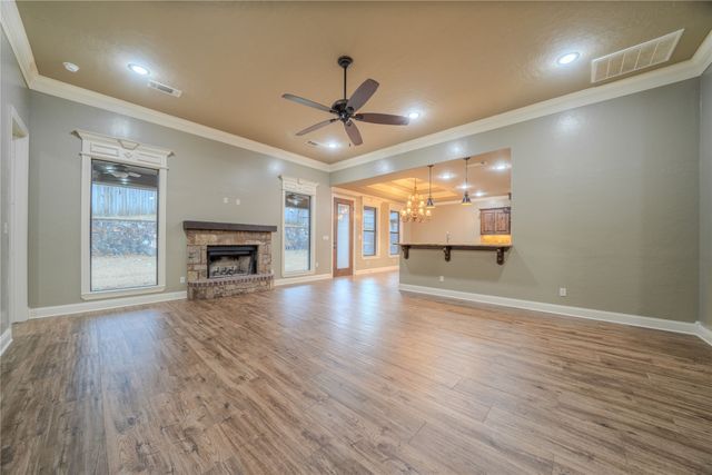 2114 W Hawkins Parkway, Longview, TX 75605