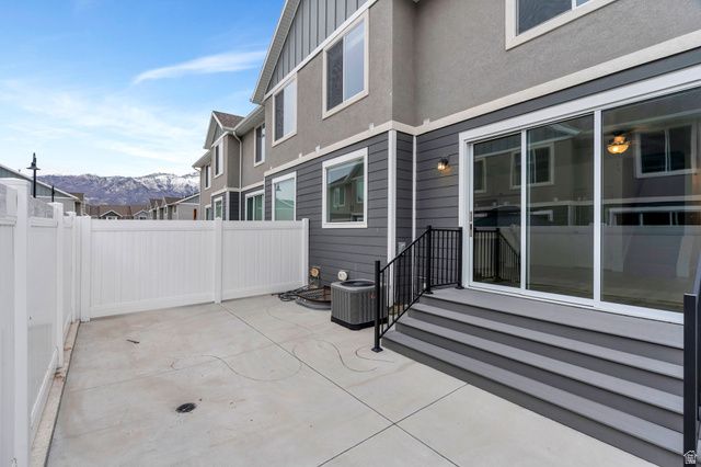 10825 N BLACK SHALE LOOP, Highland, UT 84003