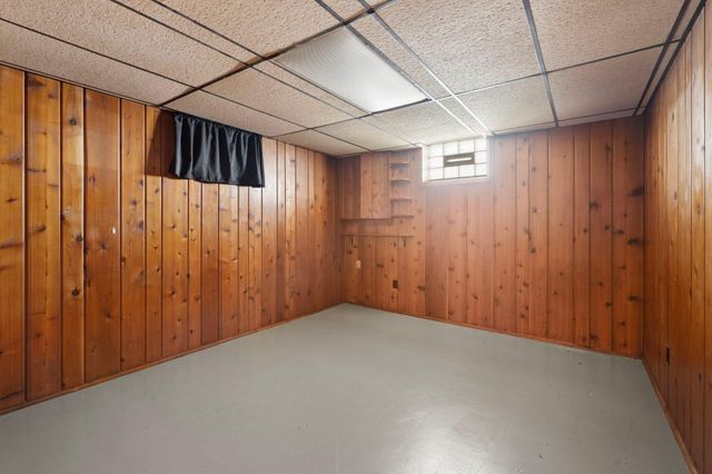 2156 Hawthorne Avenue E, Saint Paul, MN 55119