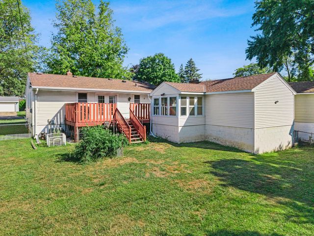 2156 Hawthorne Avenue E, Saint Paul, MN 55119