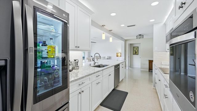 2486 BREAKWATER CIRCLE, Sarasota, FL 34231