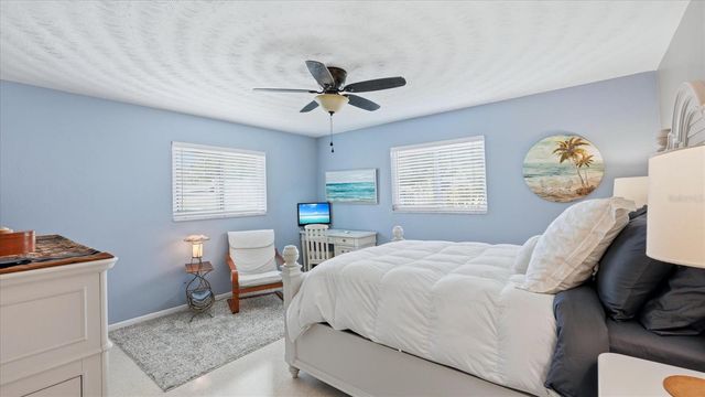 2486 BREAKWATER CIRCLE, Sarasota, FL 34231