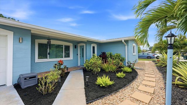 2486 BREAKWATER CIRCLE, Sarasota, FL 34231