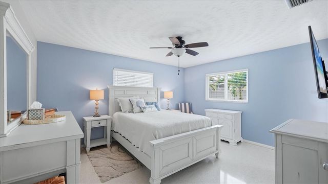 2486 BREAKWATER CIRCLE, Sarasota, FL 34231