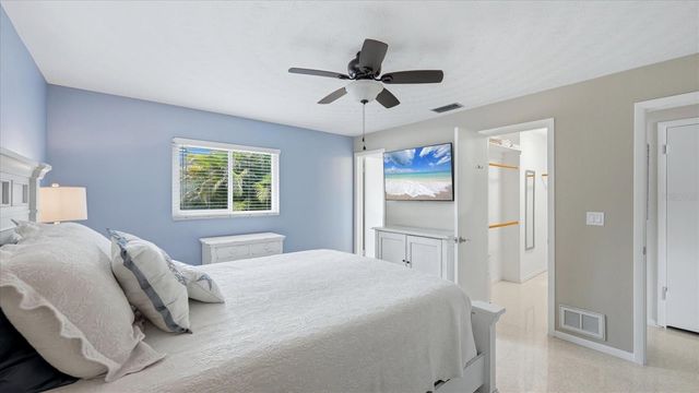 2486 BREAKWATER CIRCLE, Sarasota, FL 34231