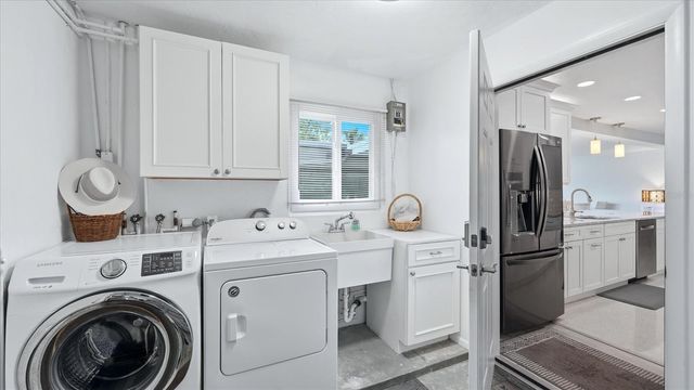 2486 BREAKWATER CIRCLE, Sarasota, FL 34231