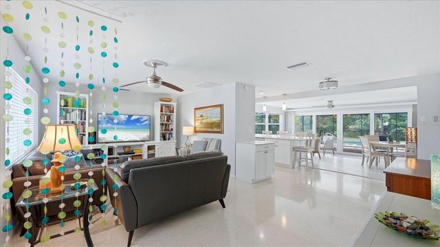 2486 BREAKWATER CIRCLE, Sarasota, FL 34231