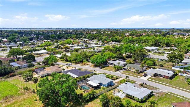 2486 BREAKWATER CIRCLE, Sarasota, FL 34231