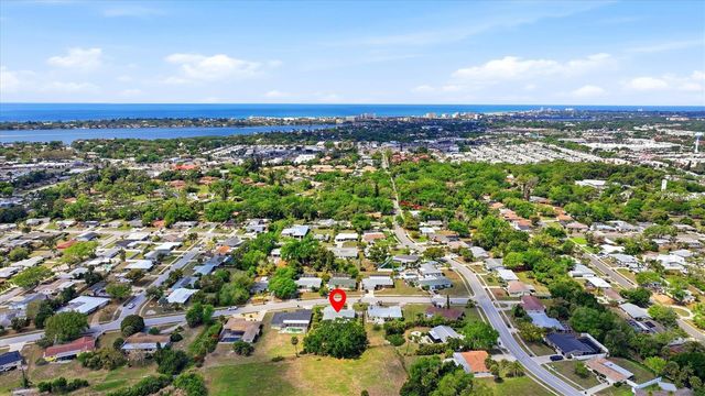 2486 BREAKWATER CIRCLE, Sarasota, FL 34231