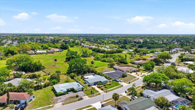 2486 BREAKWATER CIRCLE, Sarasota, FL 34231