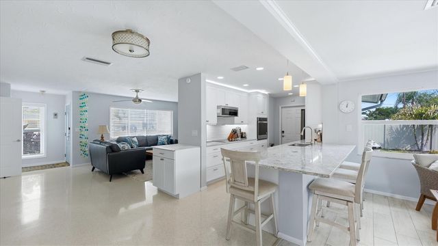 2486 BREAKWATER CIRCLE, Sarasota, FL 34231