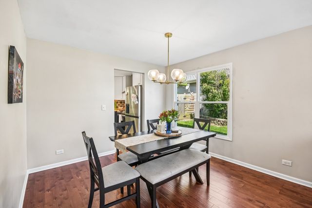 335 FARMHILL Circle, Wauconda, IL 60084