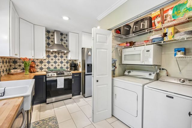 335 FARMHILL Circle, Wauconda, IL 60084