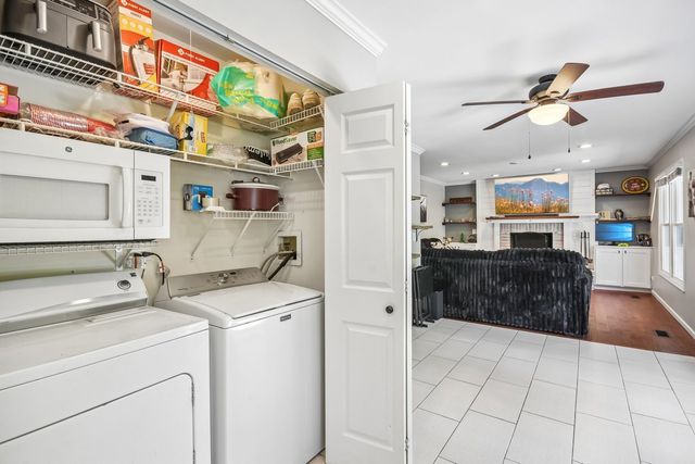 335 FARMHILL Circle, Wauconda, IL 60084