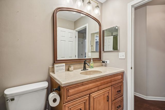 335 FARMHILL Circle, Wauconda, IL 60084