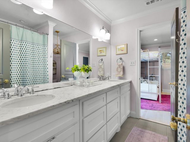 6004 Ken Avenue, Arlington, TX 76001