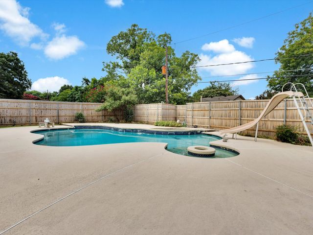 6004 Ken Avenue, Arlington, TX 76001