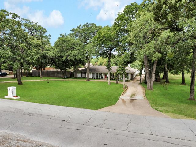 6004 Ken Avenue, Arlington, TX 76001