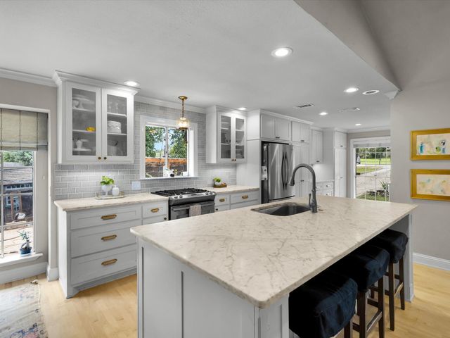 6004 Ken Avenue, Arlington, TX 76001