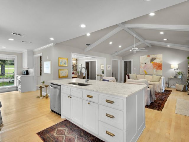 6004 Ken Avenue, Arlington, TX 76001