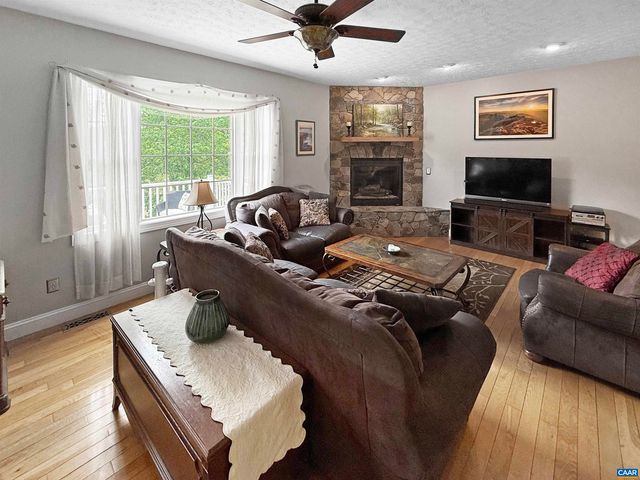 1646 PUGHS STORE RD, Afton, VA 22920
