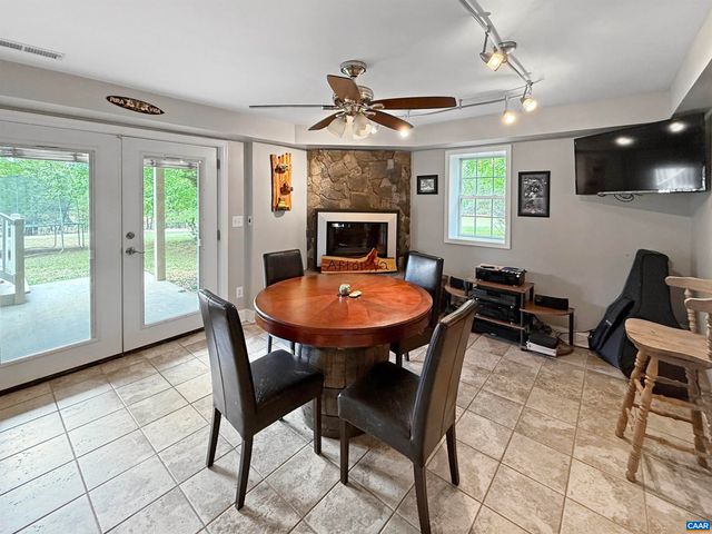 1646 PUGHS STORE RD, Afton, VA 22920