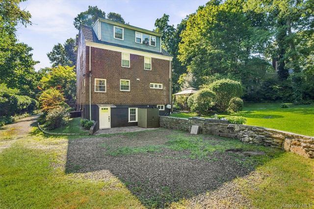 28 Winslow Road, White Plains, NY 10606