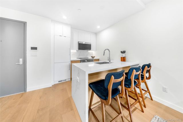 30-24 32nd Street 2B, Astoria, NY 11102