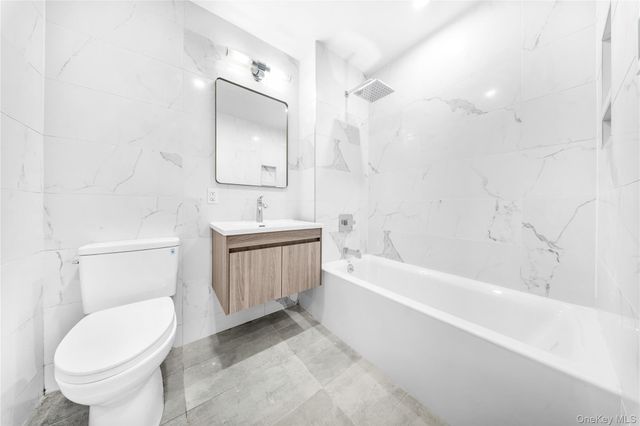 30-24 32nd Street 2B, Astoria, NY 11102