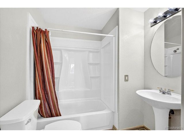 1703 Whitehall Dr 10B, Longmont, CO 80504