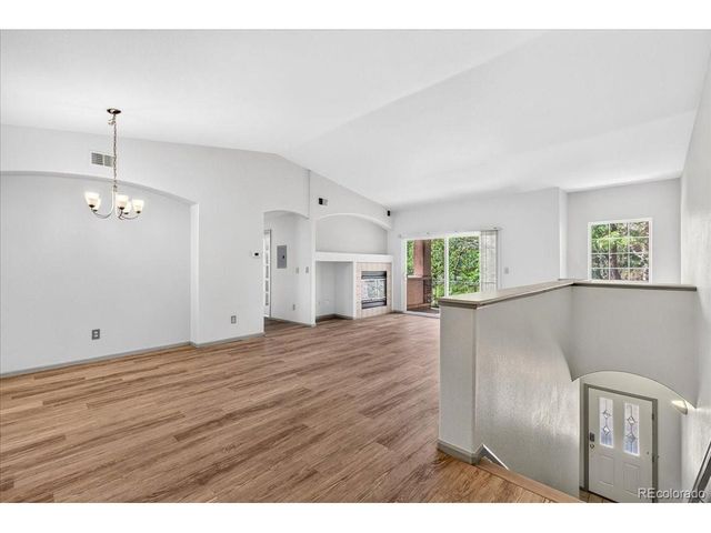 1703 Whitehall Dr 10B, Longmont, CO 80504