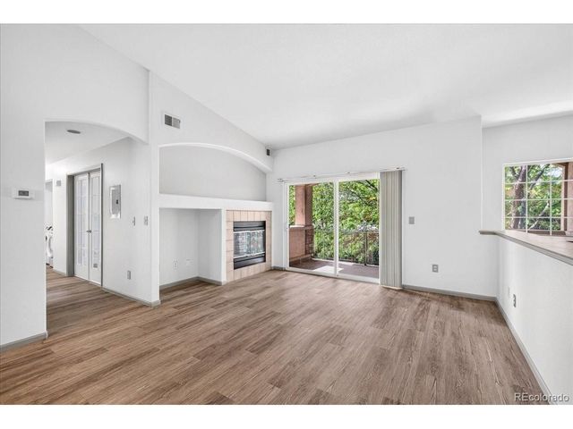 1703 Whitehall Dr 10B, Longmont, CO 80504