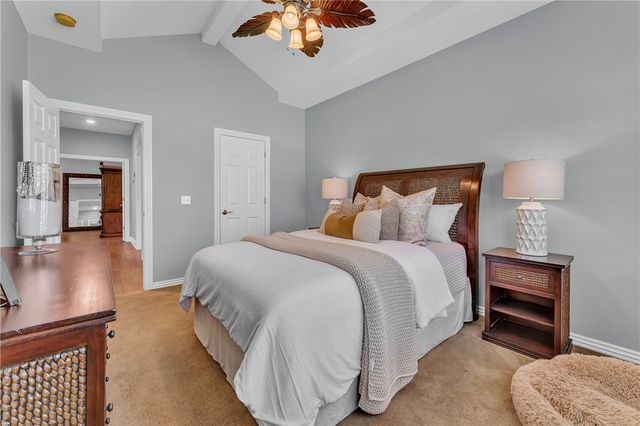 1546 S Roberts Road, Fayetteville, AR 72701
