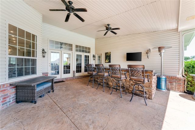 1546 S Roberts Road, Fayetteville, AR 72701