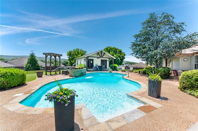 1546 S Roberts Road, Fayetteville, AR 72701