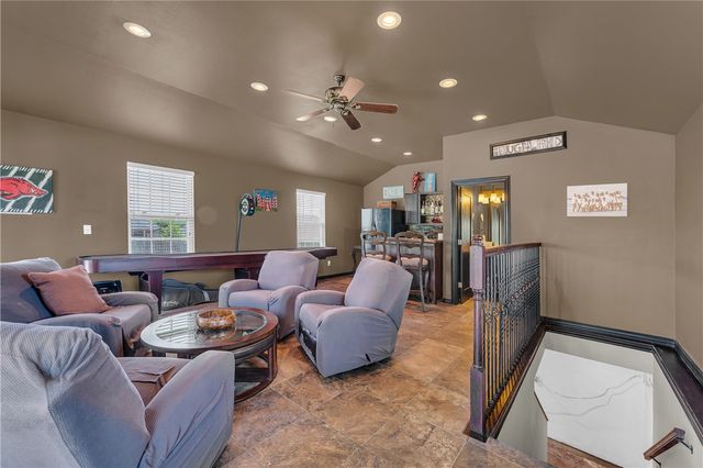 1546 S Roberts Road, Fayetteville, AR 72701