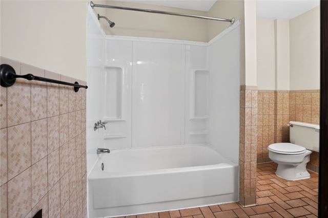 3326 Stewart St, Mckeesport, PA 15132