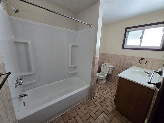 3326 Stewart St, Mckeesport, PA 15132