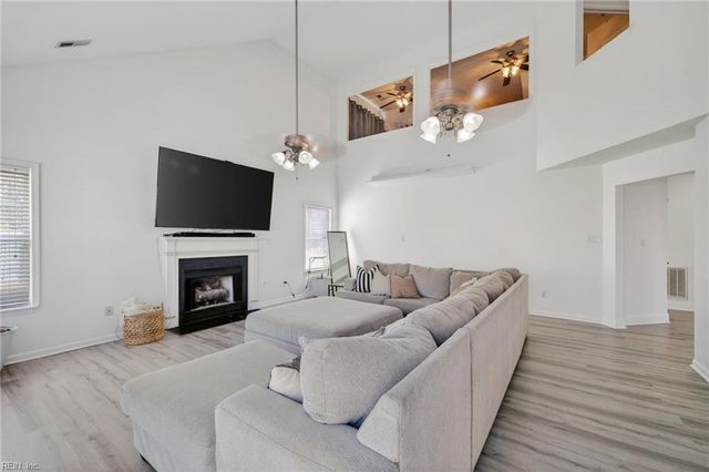 704 Camberly CT, Chesapeake, VA 23320