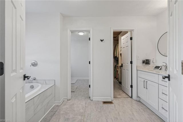 704 Camberly CT, Chesapeake, VA 23320