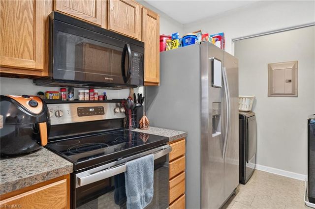 2206 McConnell Drive, Kernersville, NC 27284