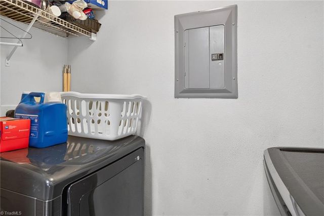 2206 McConnell Drive, Kernersville, NC 27284