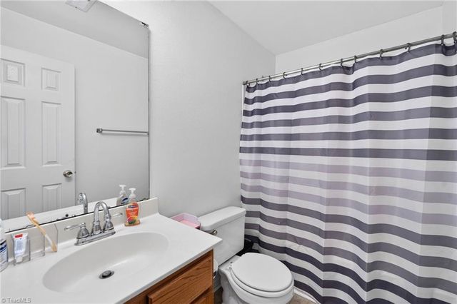 2206 McConnell Drive, Kernersville, NC 27284