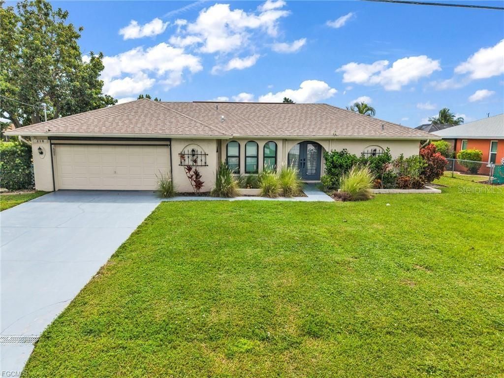 Image 1 of property listing at 216 SE 30TH TERRACE, Cape Coral, FL 33904