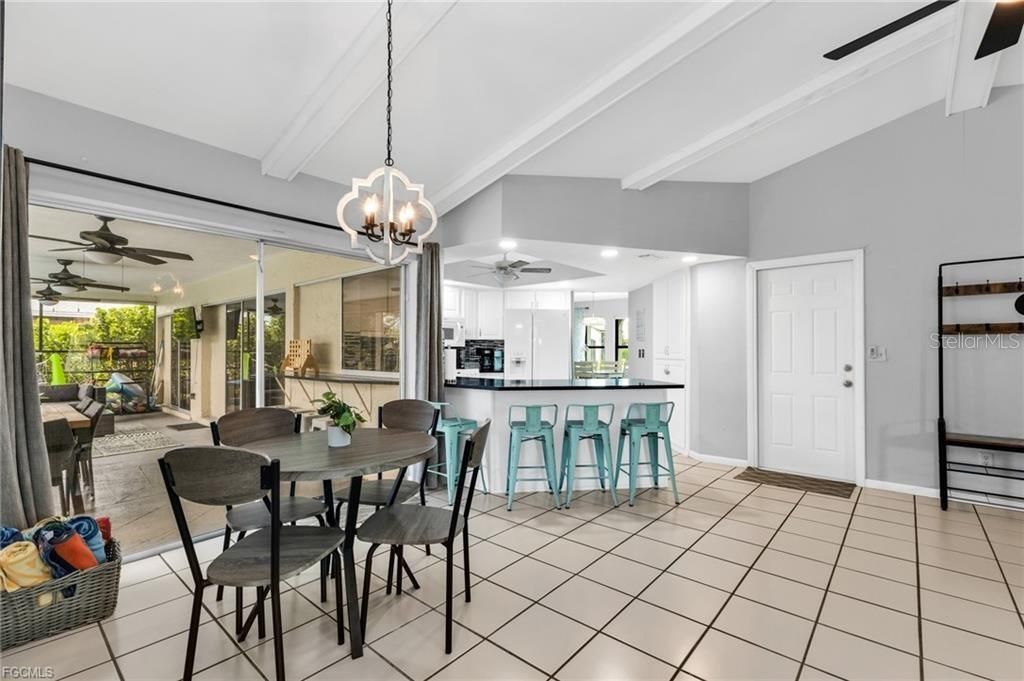 Image 11 of property listing at 216 SE 30TH TERRACE, Cape Coral, FL 33904