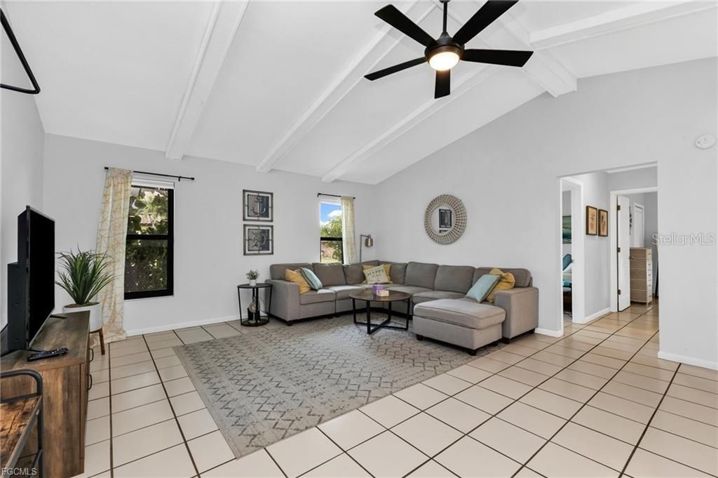 Image 14 of property listing at 216 SE 30TH TERRACE, Cape Coral, FL 33904